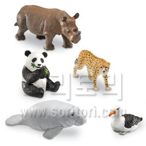 대형 멸종 위기의 동물들 모형
